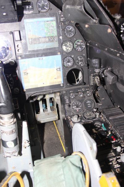 a7696197trainingcockpit6.jpg